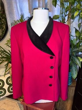 Kasper Fuchsia Blazer with Black Shawl Lapel
